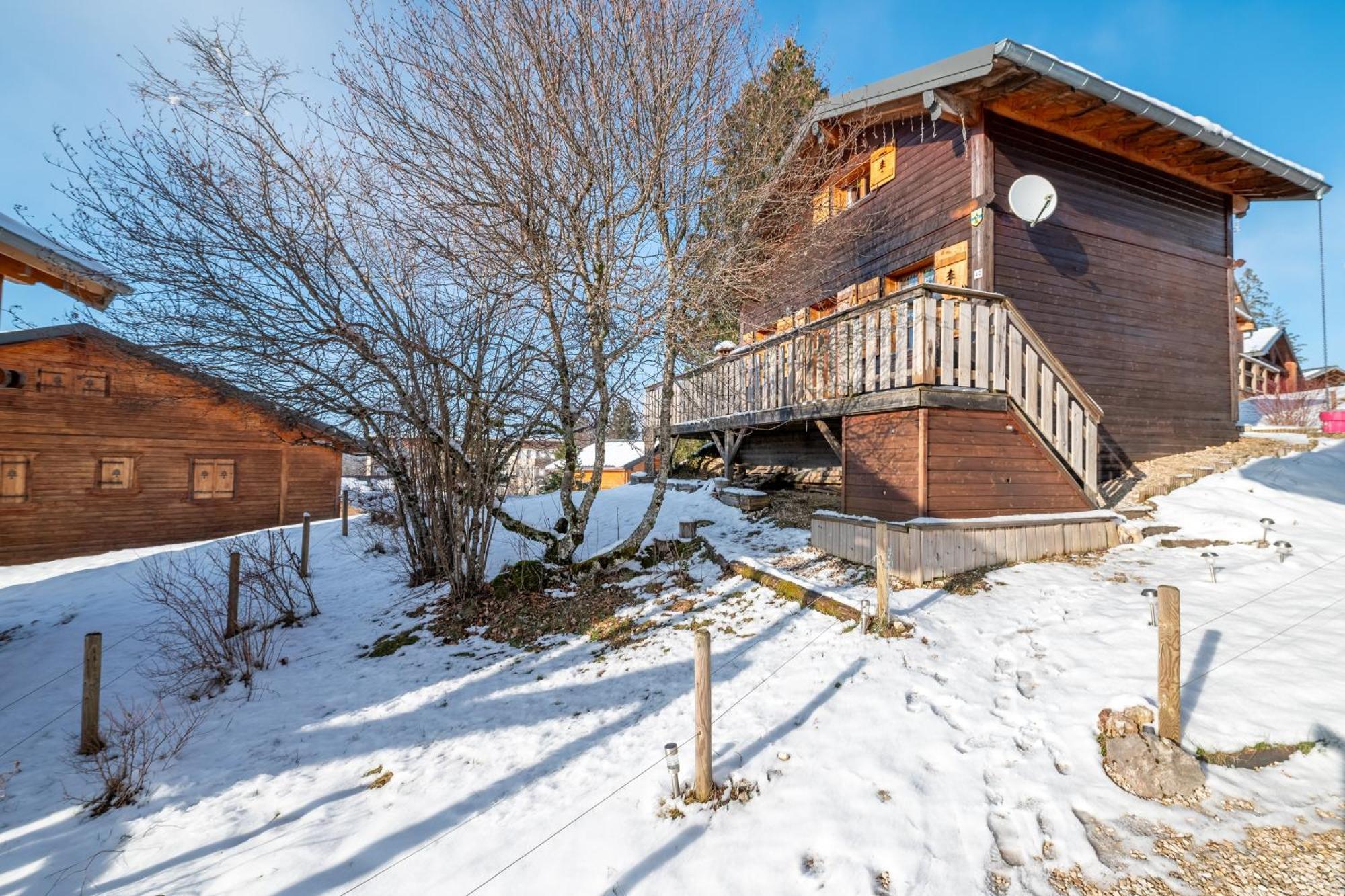 Chalet L'Embellie - Chalet Avec Piscine Partagee Saint-Laurent-en-Grandvaux Екстер'єр фото